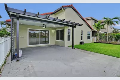17961 SW 27th St, Miramar, FL 33029 - Photo 4