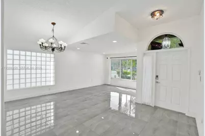 17961 SW 27th St, Miramar, FL 33029 - Photo 10