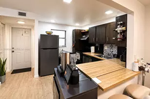 8421 Lagos De Campo Blvd, Tamarac, FL 33321 - Photo 2