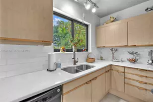 7701 Center Bay Dr, North Bay Village, FL 33141 - Photo 28