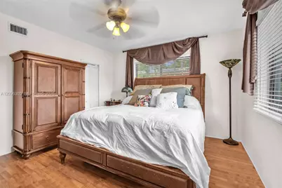 7701 Center Bay Dr, North Bay Village, FL 33141 - Photo 42
