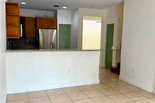 10747 NW 76th Ln, Doral, FL 33178 - Photo 4