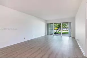 100 Lakeview Dr, Weston, FL 33326 - Photo 4