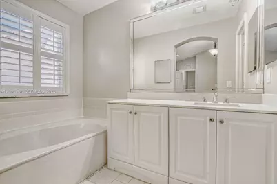 941 Doveplum Ct, Hollywood, FL 33019 - Photo 12