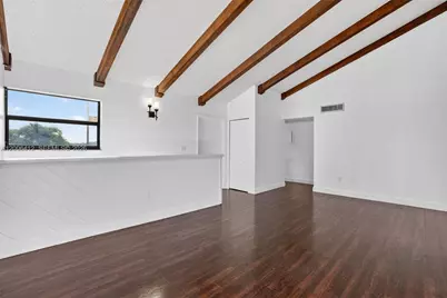 10302 NW 9th St Cir #204, Miami, FL 33172 - Photo 8