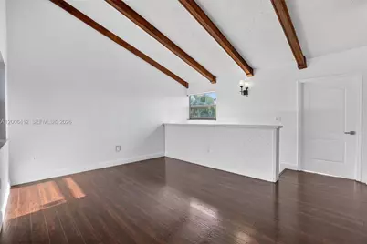 10302 NW 9th St Cir #204, Miami, FL 33172 - Photo 4