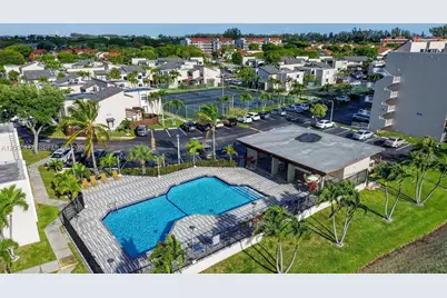 10302 NW 9th St Cir #204, Miami, FL 33172 - Photo 34