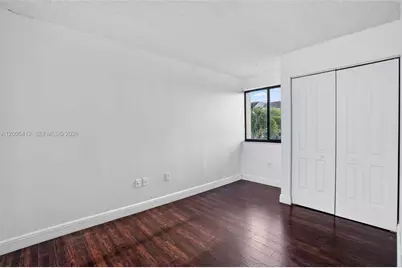 10302 NW 9th St Cir #204, Miami, FL 33172 - Photo 16