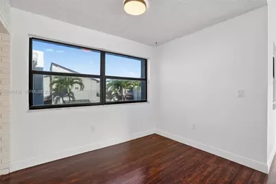 10302 NW 9th St Cir #204, Miami, FL 33172 - Photo 10
