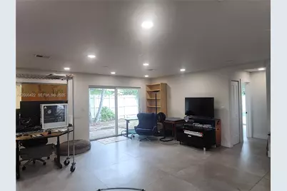 141 NE 30th St, Wilton Manors, FL 33334 - Photo 6
