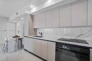 1155 Brickell Bay Dr, Miami, FL 33131 - Photo 4