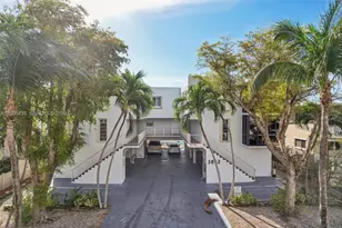 3862 NE 171 St, North Miami Beach, FL 33160 - Photo 6
