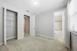 11348 SW 14th St, Pembroke Pines, FL 33025 - Photo 16