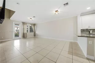 11348 SW 14th St, Pembroke Pines, FL 33025 - Photo 6