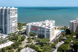600 Grapetree Dr, Key Biscayne, FL 33149 - Photo 2