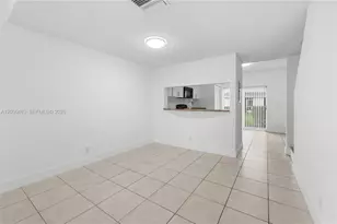 40 Simonton Cir, Weston, FL 33326 - Photo 10