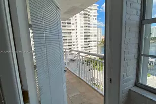 18041 Biscayne Blvd, Aventura, FL 33160 - Photo 30