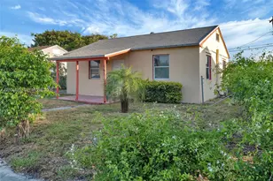 562 W 4th St, Riviera Beach, FL 33404 - Photo 2
