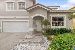 10842 NW 53rd Ln, Doral, FL 33178 - Photo 2