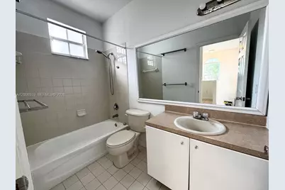 8157 NW 108th Pl, Doral, FL 33178 - Photo 12