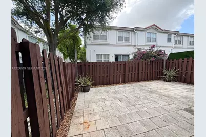 8157 NW 108th Pl, Doral, FL 33178 - Photo 6