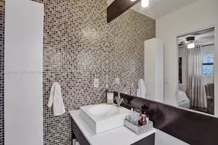 825 N Bel Air Dr, Plantation, FL 33317 - Photo 28