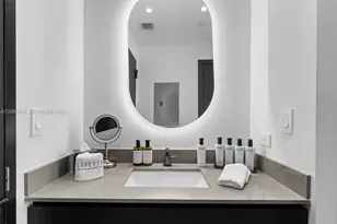 20 NE 11th St, Miami, FL 33132 - Photo 4