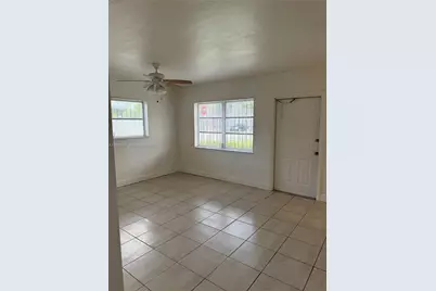 2910 NW 92nd St #2944, Miami, FL 33147 - Photo 2