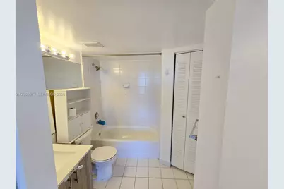 3690 N 56th Ave #912, Hollywood, FL 33021 - Photo 6