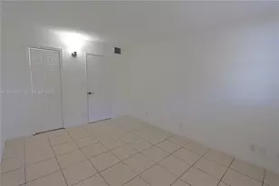 4550 NW 9th St, Miami, FL 33126 - Photo 14