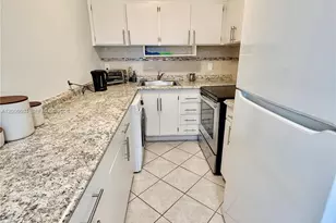 800 SW 11th Ave, Hallandale Beach, FL 33009 - Photo 10