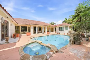 9898 NW 133rd St, Hialeah Gardens, FL 33018 - Photo 22