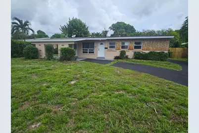 1118 NW 43rd Ter, Lauderhill, FL 33313 - Photo 2