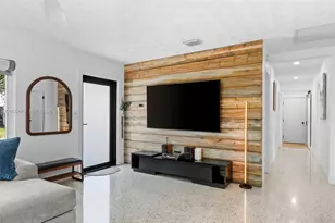 930 N 11th Ct, Hollywood, FL 33019 - Photo 8