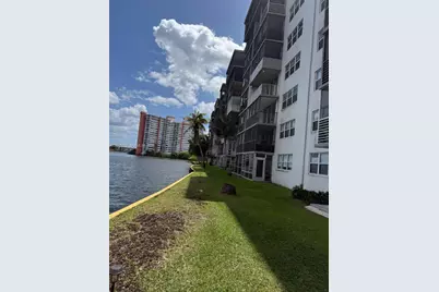 1175 NE Miami Gardens Dr #703, Miami, FL 33179 - Photo 18