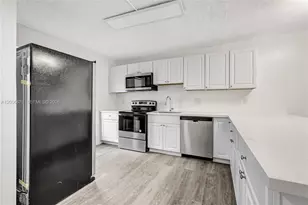 4800 Hillcrest Ln, Hollywood, FL 33021 - Photo 2