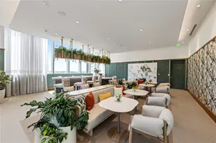 77 SE 5th St, Miami, FL 33131 - Photo 14