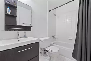 6235 Kendale Lakes Circle, Miami, FL 33183 - Photo 16