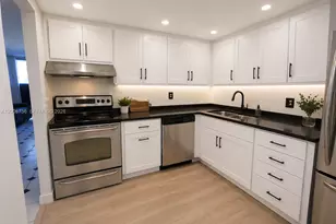 500 Executive Center Dr, West Palm Beach, FL 33401 - Photo 14