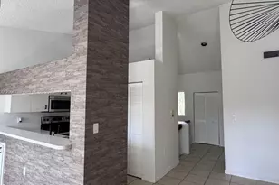 1304 Glenmoor Dr, West Palm Beach, FL 33409 - Photo 4
