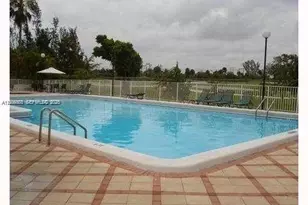 7125 NW 186th St, Hialeah, FL 33015 - Photo 4