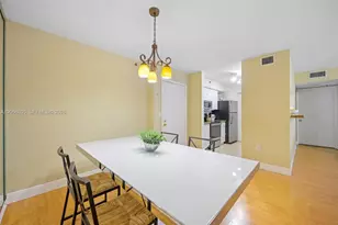 19555 E Country Club Dr, Aventura, FL 33180 - Photo 8