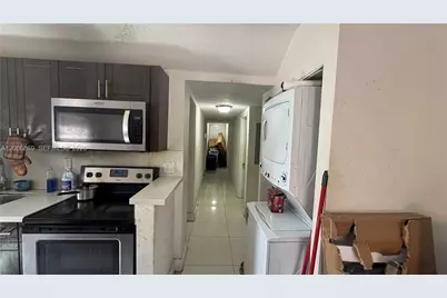 2071 NW 86th St, Miami, FL 33147 - Photo 6