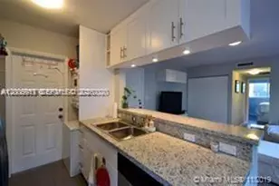 820 3rd St, Miami Beach, FL 33139 - Photo 6