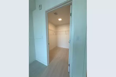 77 SE 5th St #1602, Miami, FL 33131 - Photo 16