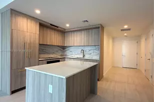 77 SE 5th St, Miami, FL 33131 - Photo 2