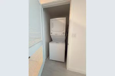 77 SE 5th St #1602, Miami, FL 33131 - Photo 4