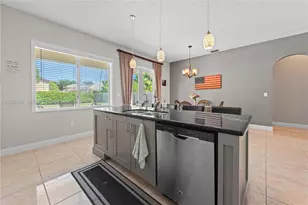 595 SE 30th Dr, Homestead, FL 33033 - Photo 4