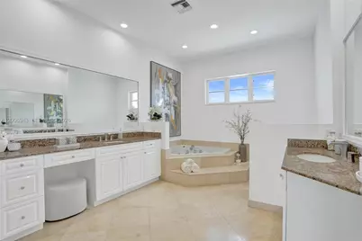 2739 NE 15th St, Fort Lauderdale, FL 33304 - Photo 76