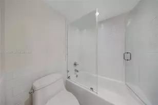 100 Bayview Dr, Sunny Isles Beach, FL 33160 - Photo 20
